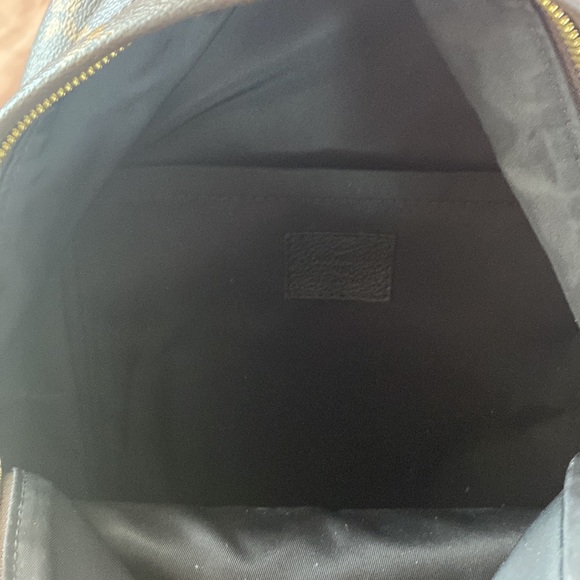 🙏🏻SOLD 🥳 100% Authentic Louis Vuitton Backpack - Picture 5 of 7